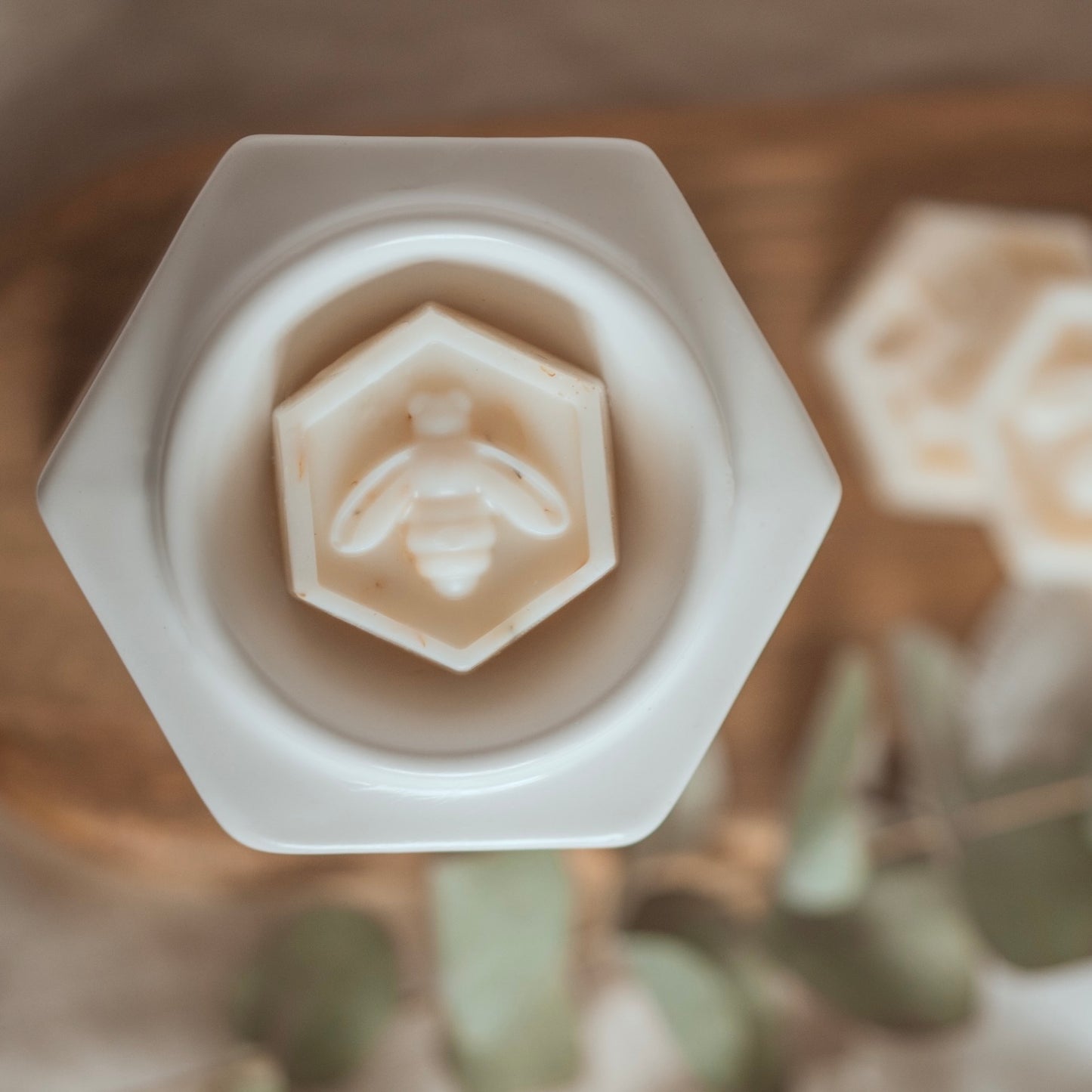 Fresh Linen & Hibiscus